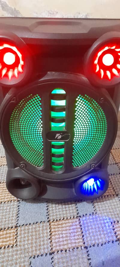 beats speaker connected with bluetooth and usb