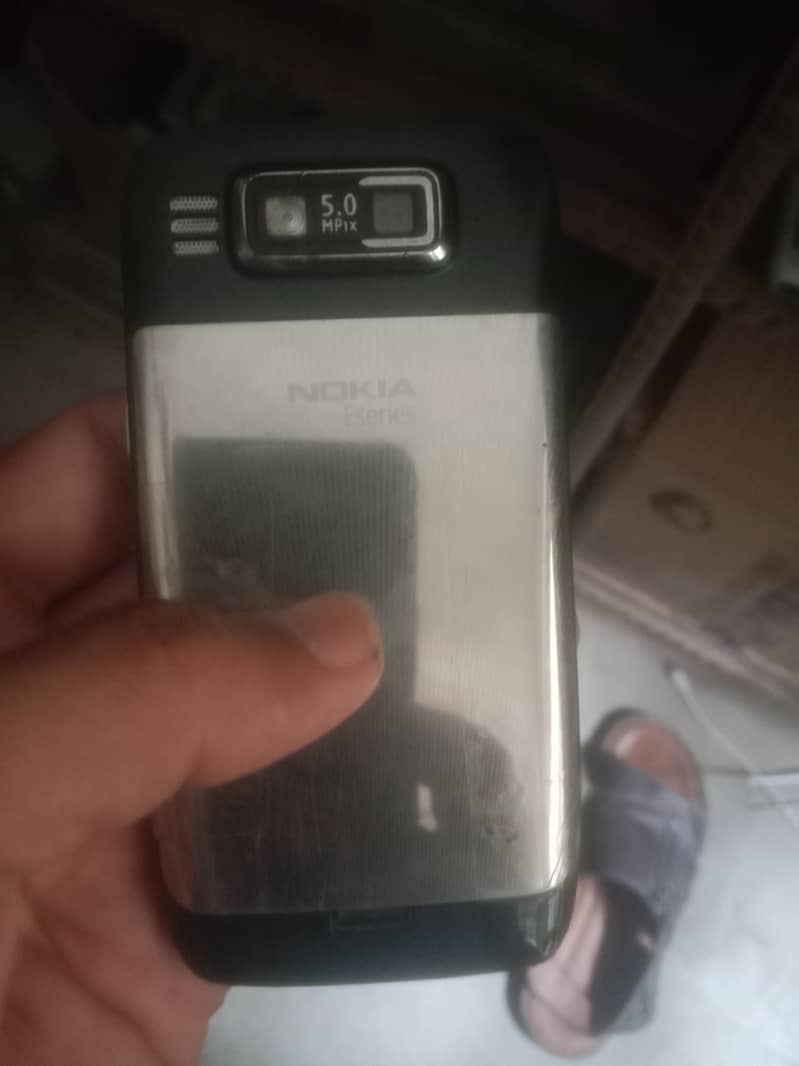 Nokia E72 2
