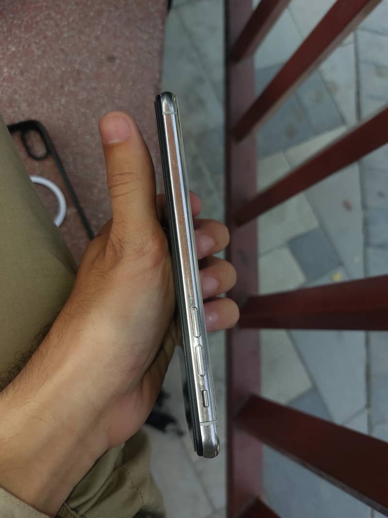 Apple iPhone X 2