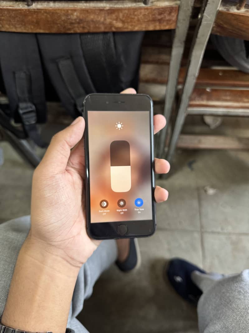 Apple iPhone 8 4