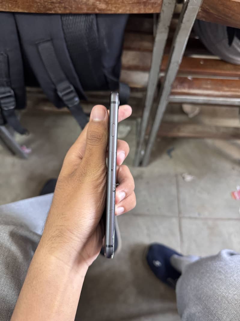 Apple iPhone 8 5