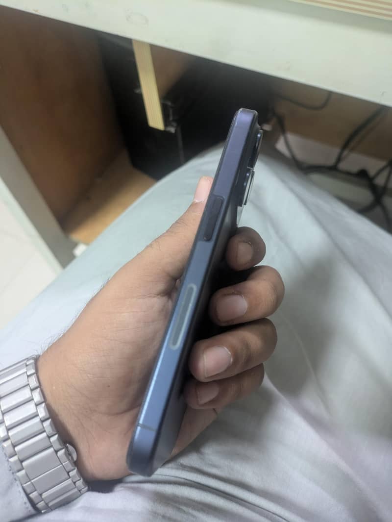 Apple iPhone 15 Pro 3