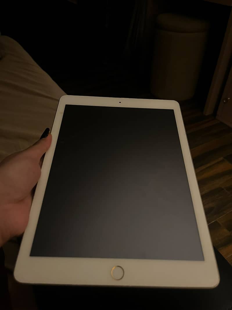 Apple iPad 6th Generation 1