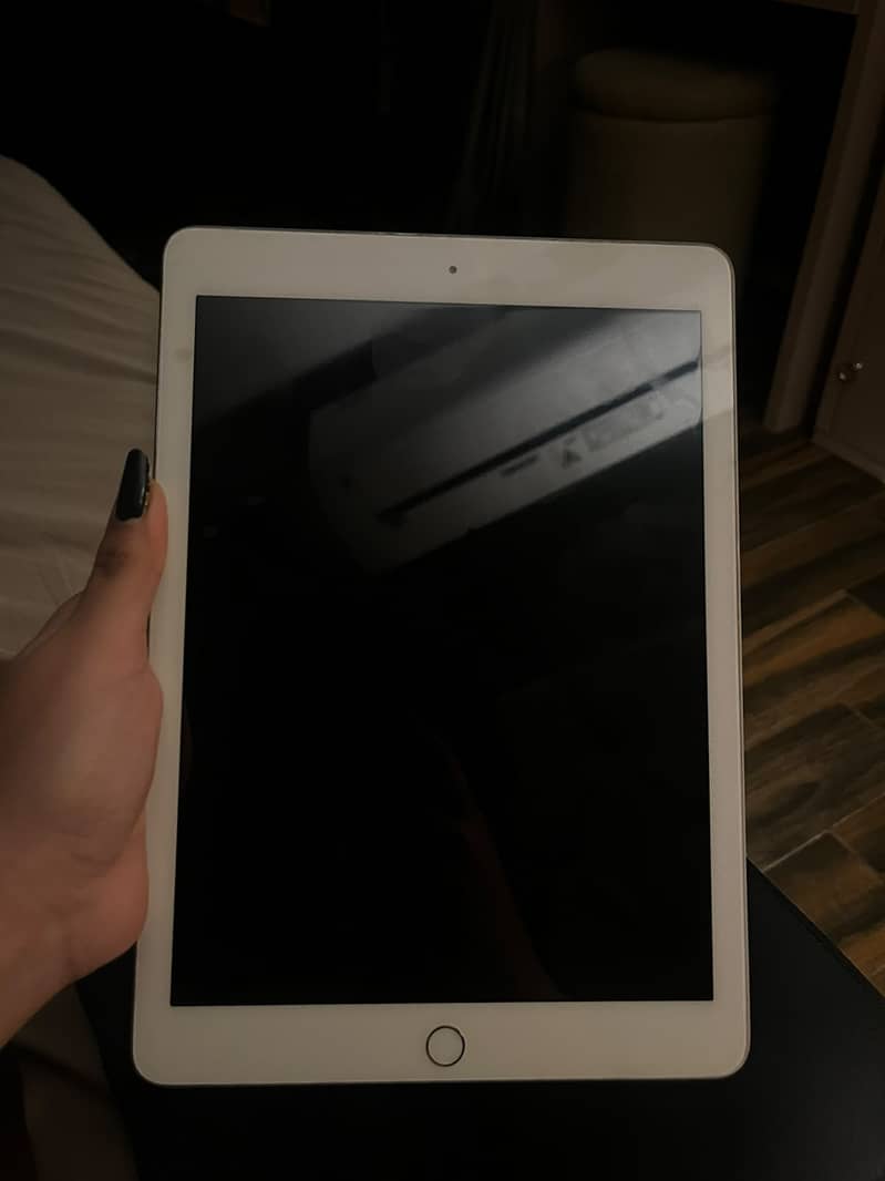 Apple iPad 6th Generation 2
