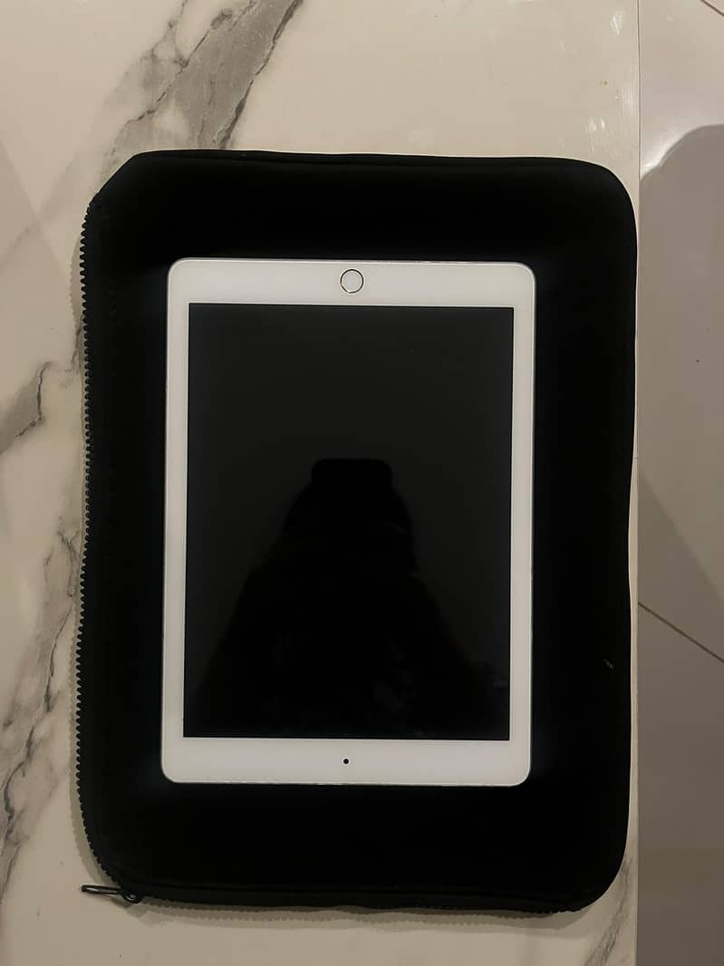 Apple iPad 6th Generation 7