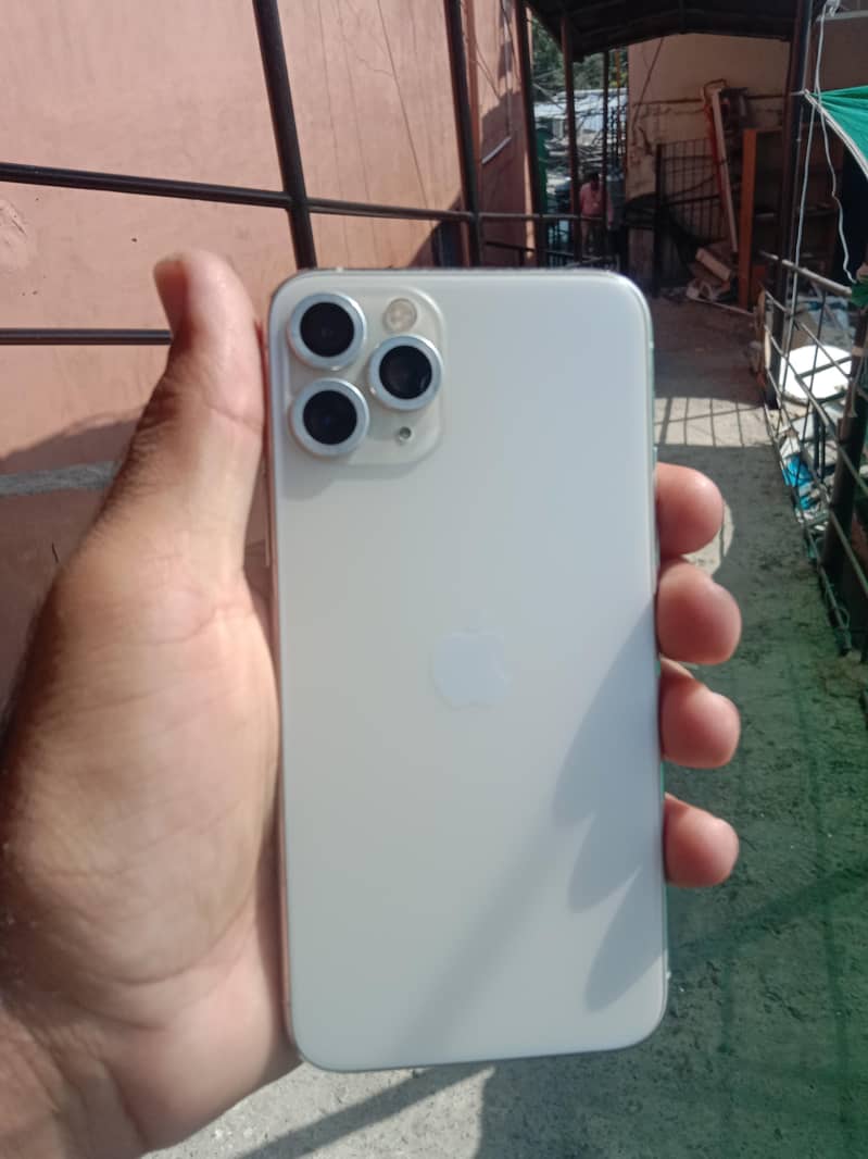 Apple iPhone 11 Pro 1