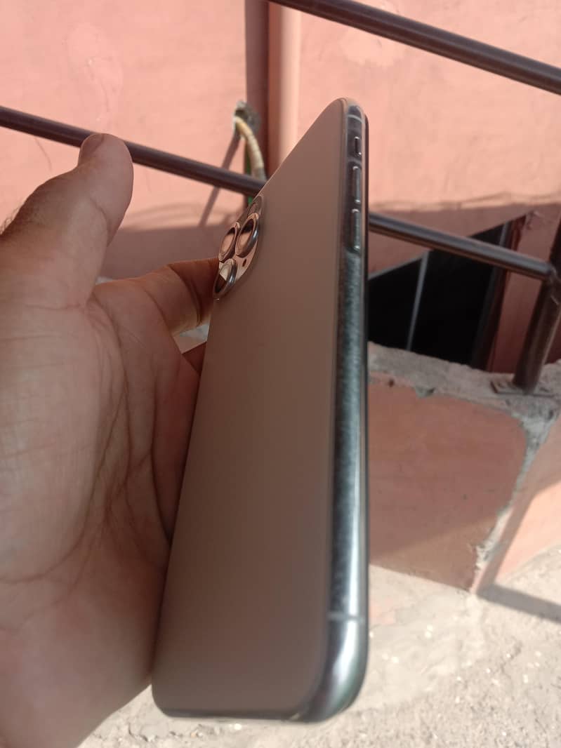 Apple iPhone 11 Pro 3