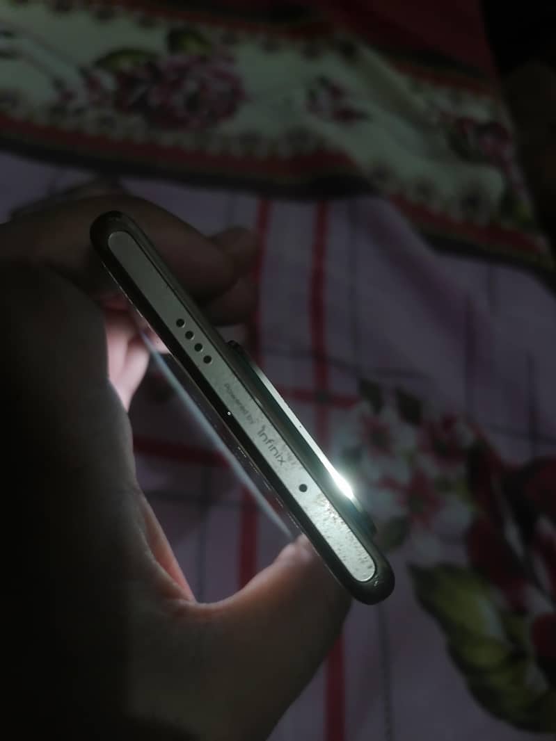 Infinix Zero 30 7