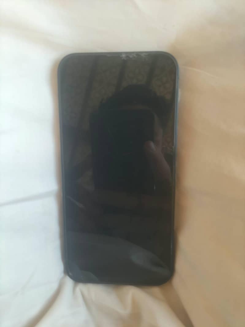 Apple iPhone 13 4