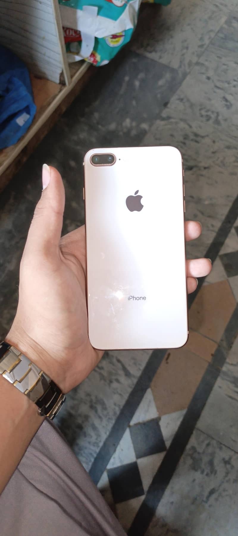 Apple iPhone 8 Plus 1