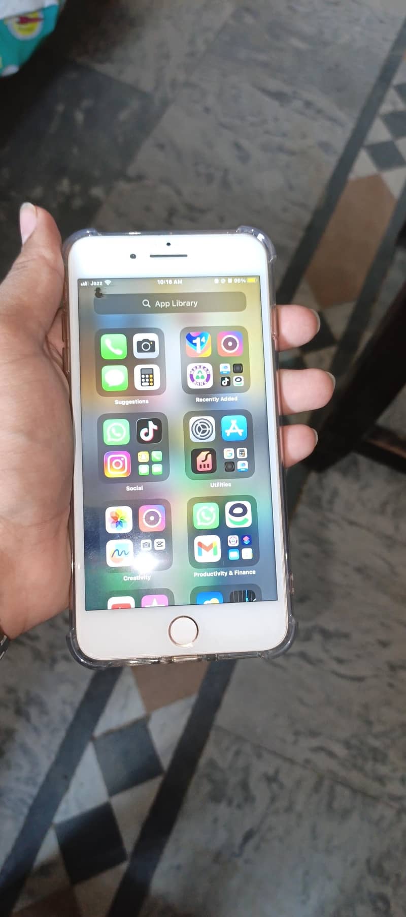 Apple iPhone 8 Plus 5