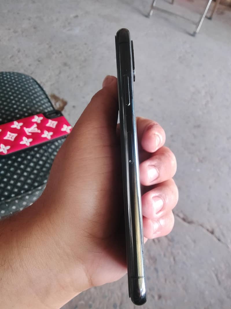 Apple iPhone X 2