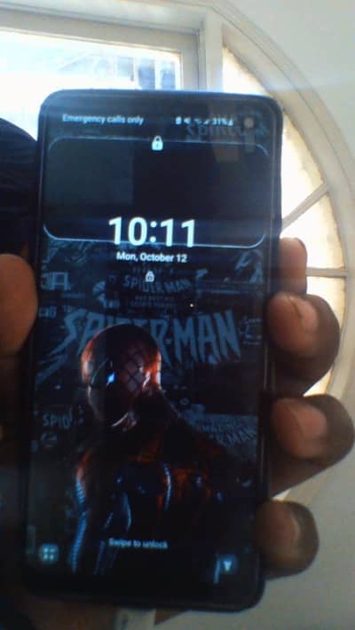 Samsung Mobile S10  8  GB 128 GB