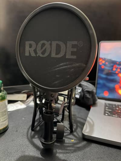 Rode NT1 5th Generation Studio Condenser Microphone / 2 Days Used