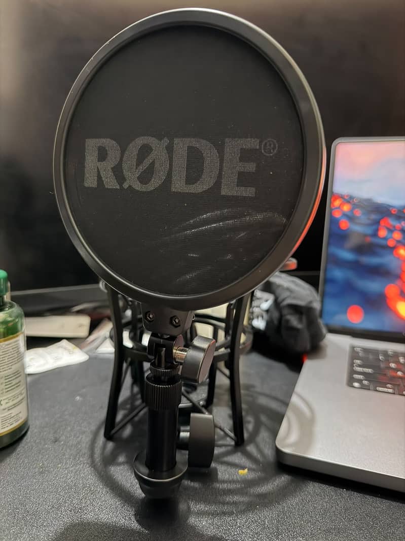 Rode NT1 5th Generation Studio Condenser Microphone / 2 Days Used ...