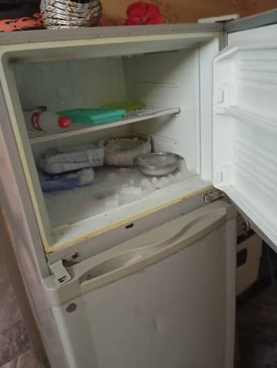 mediam fridge cooling ok 03247695925