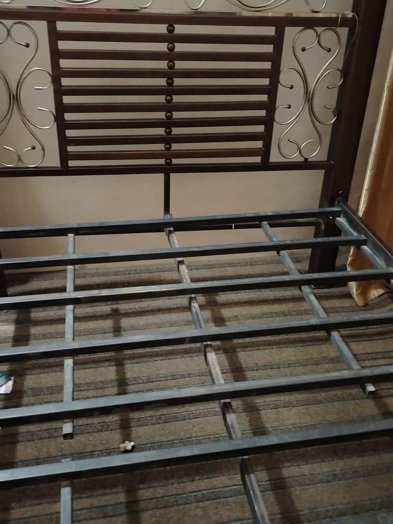 Iron bed 3