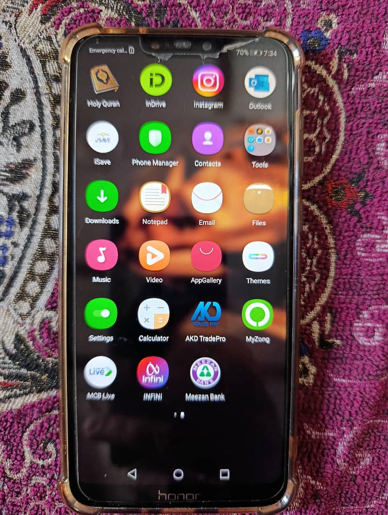 Honor 8C 1