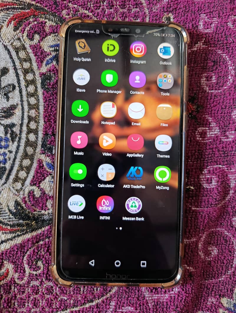 Honor 8C 3