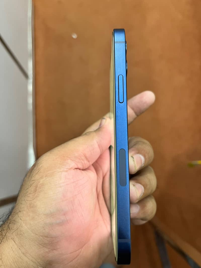 Apple iPhone 12 2