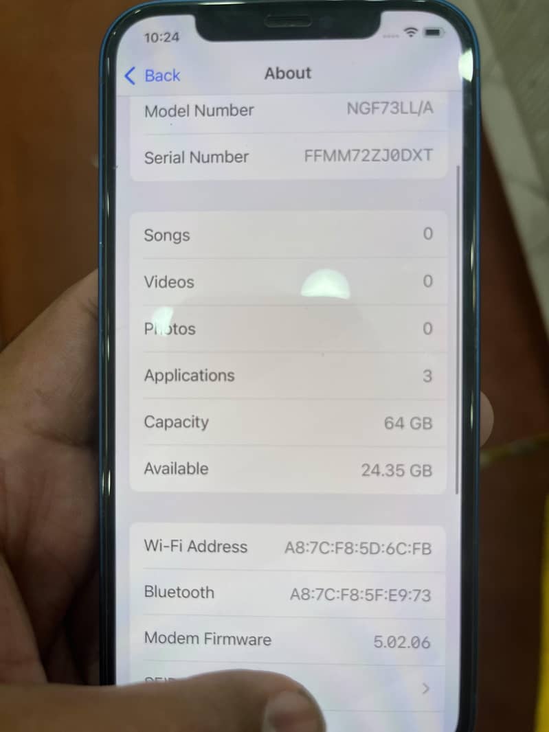 Apple iPhone 12 4