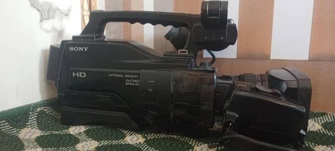 Sony HXR-MC1500C Video Camera In Good Condition