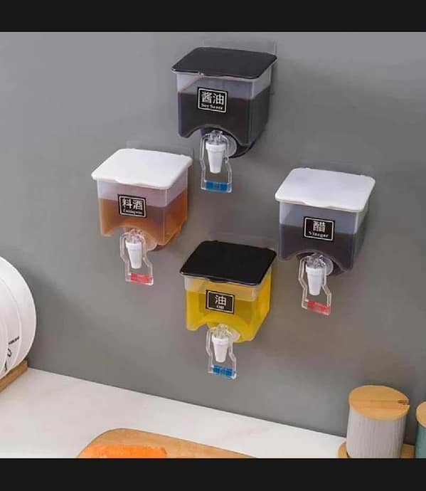 T  Kitchen Wall-mounted Oil Bottle Liquid Spice Jar Liquid Seasoning Tank Automatic Seasoning Bottles Oil Vinegar Dispenser Storage Containers Kitchen Items