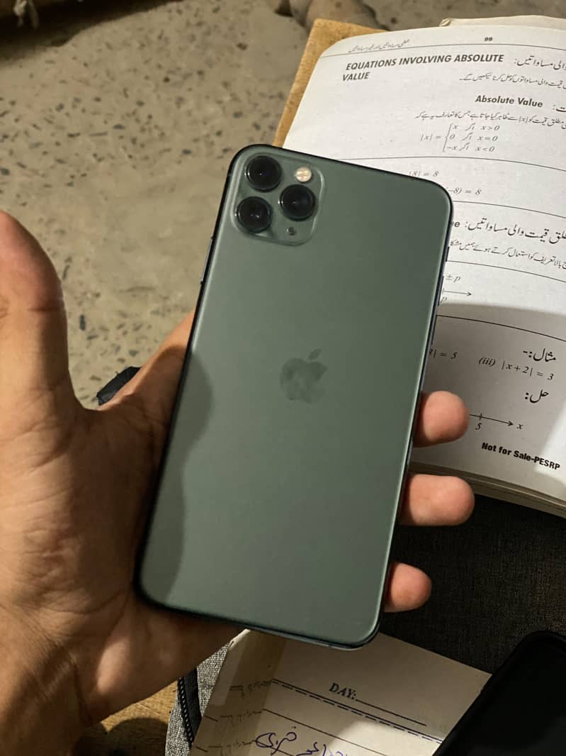 Apple iPhone 11 Pro Max 2