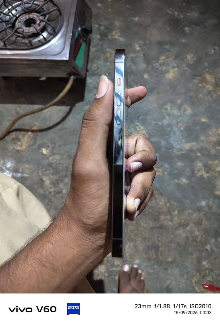Apple iPhone 13 Pro Max 0