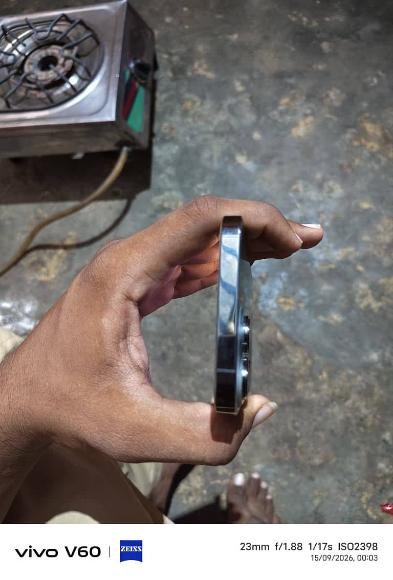 Apple iPhone 13 Pro Max 1