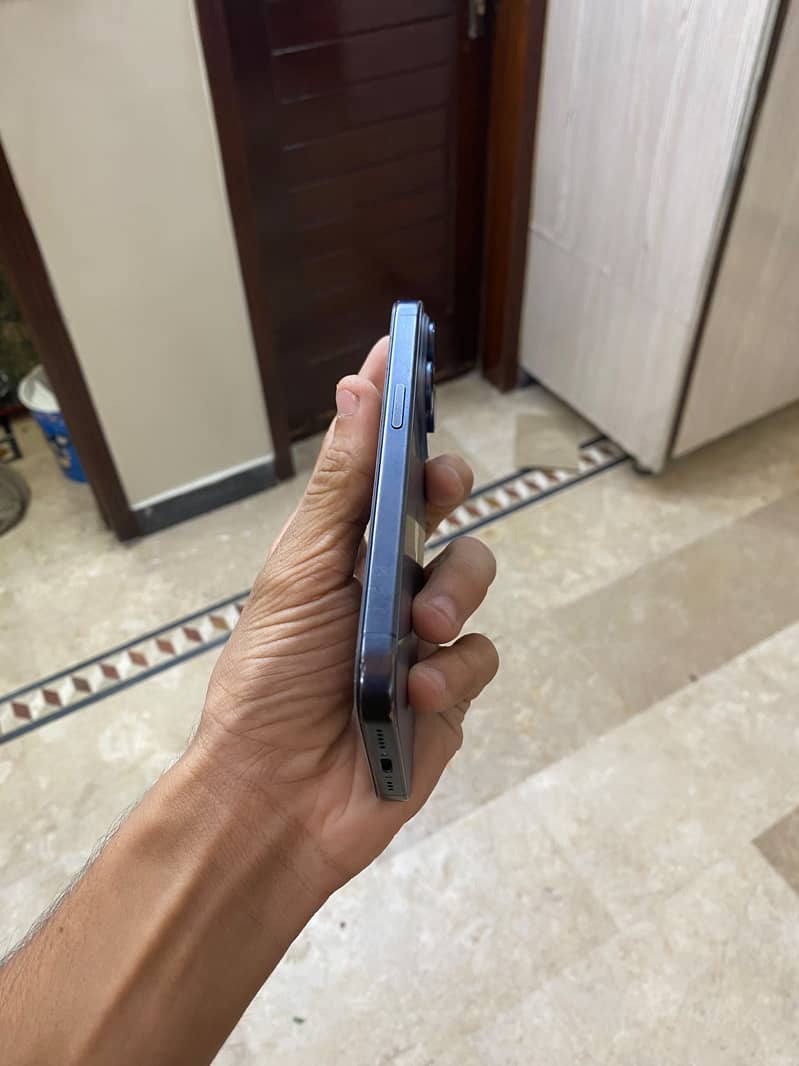 Apple iPhone 15 Pro 1