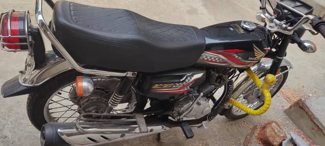 125 Honda bike New condition