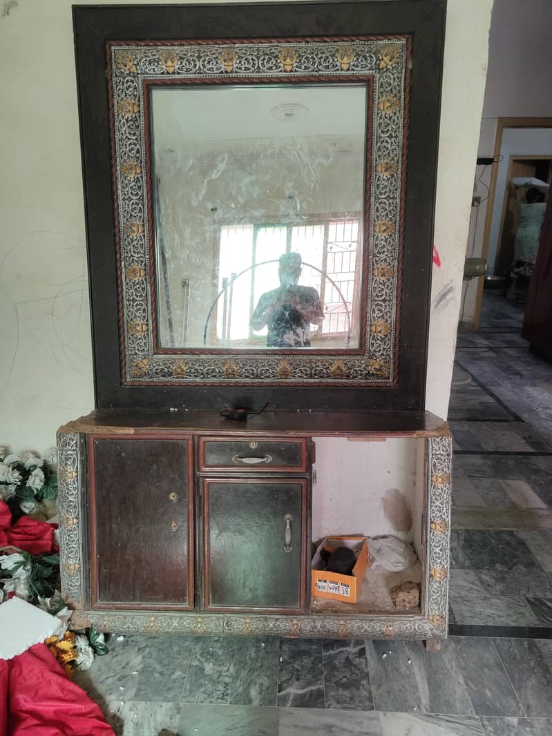 Bed Side Table or showcase mirror table 4