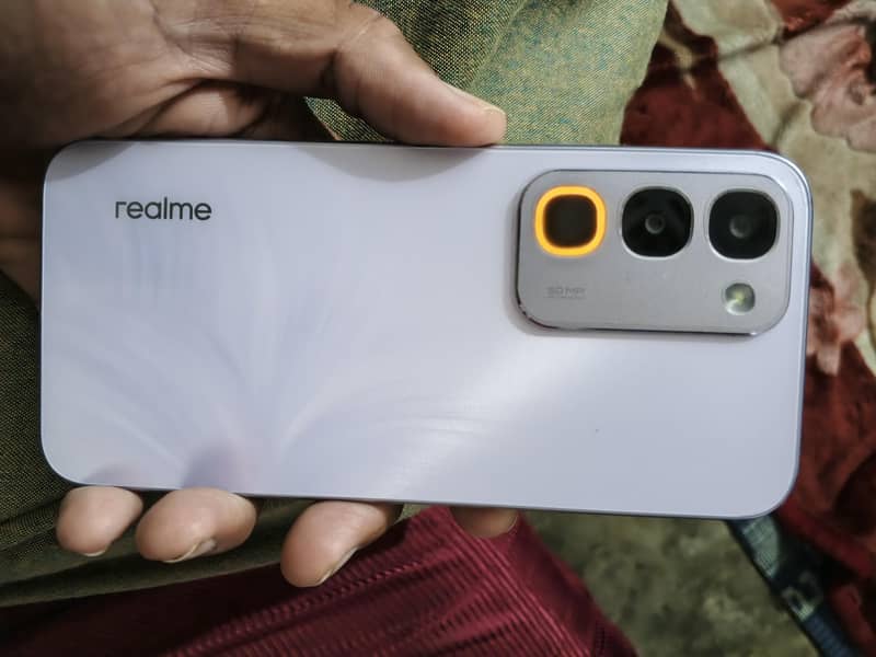 Realme C100 1