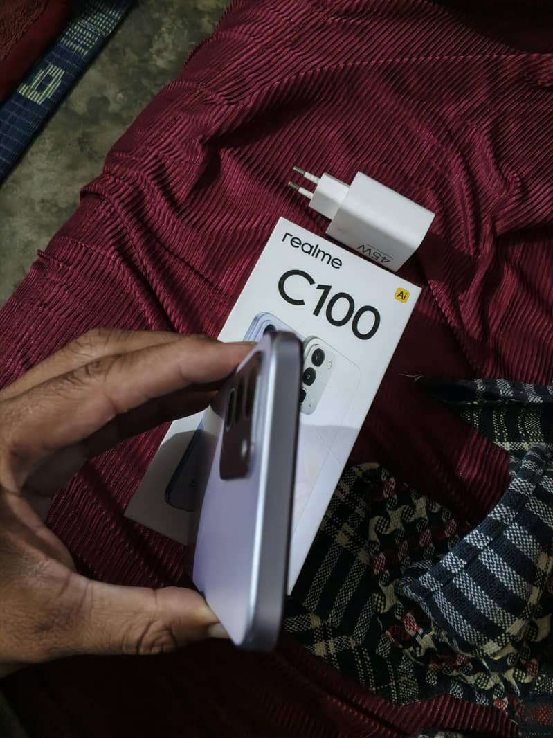 Realme C100 3