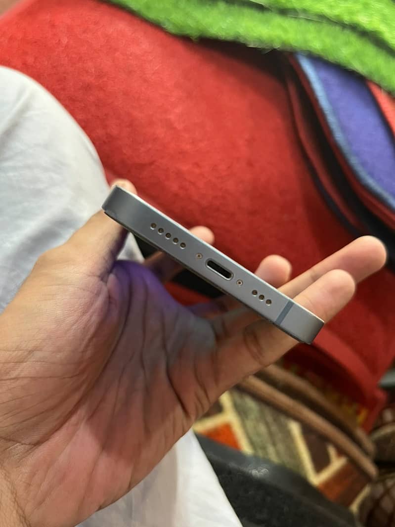 Apple iPhone 14 4