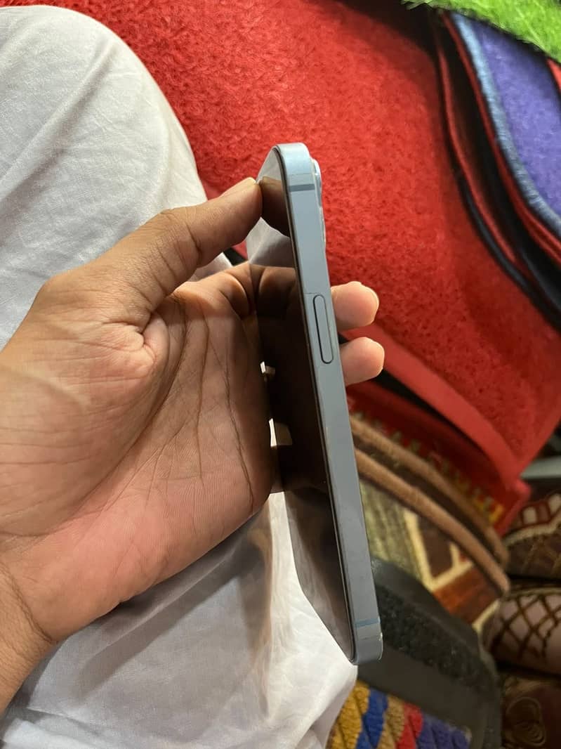 Apple iPhone 14 5
