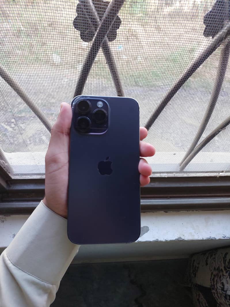 Apple iPhone 14 Pro Max 0