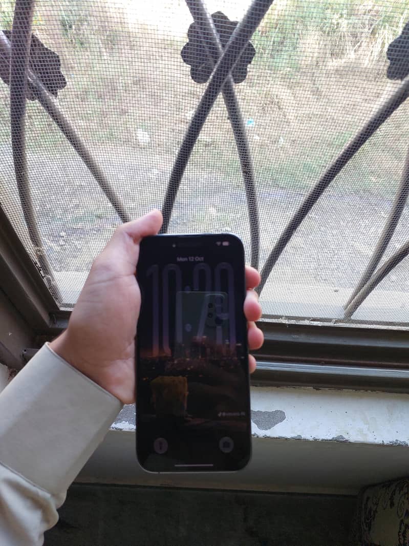 Apple iPhone 14 Pro Max 1