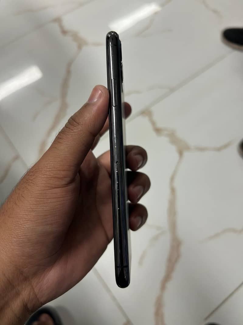 Apple iPhone 11 Pro Max 3