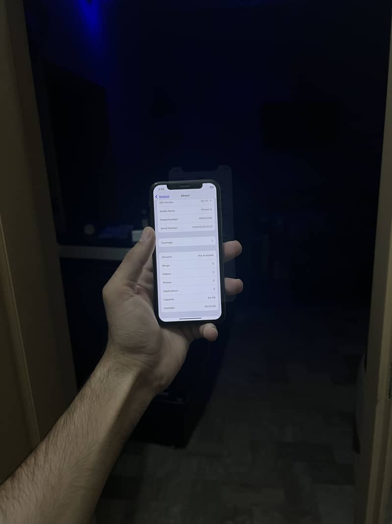 Apple iPhone X 4