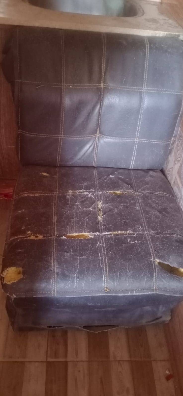 Glass Table & 3 Sofas 1
