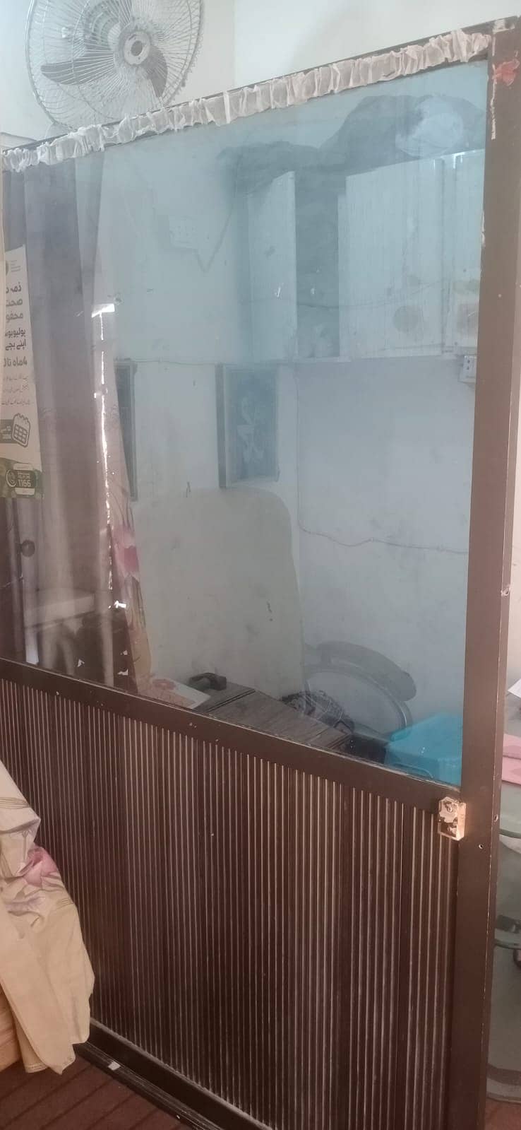 Glass Table & 3 Sofas 3