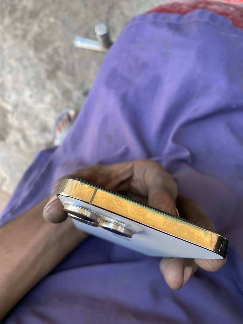 Apple iPhone 13 Pro Max 8
