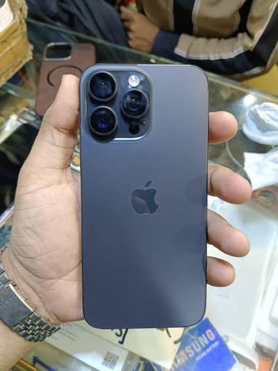 IPHONE 15 PRO MAX WITH BOX