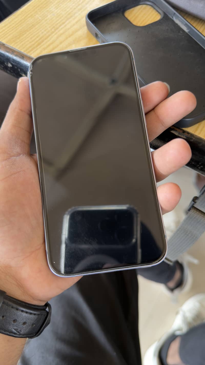 Apple iPhone 14 4