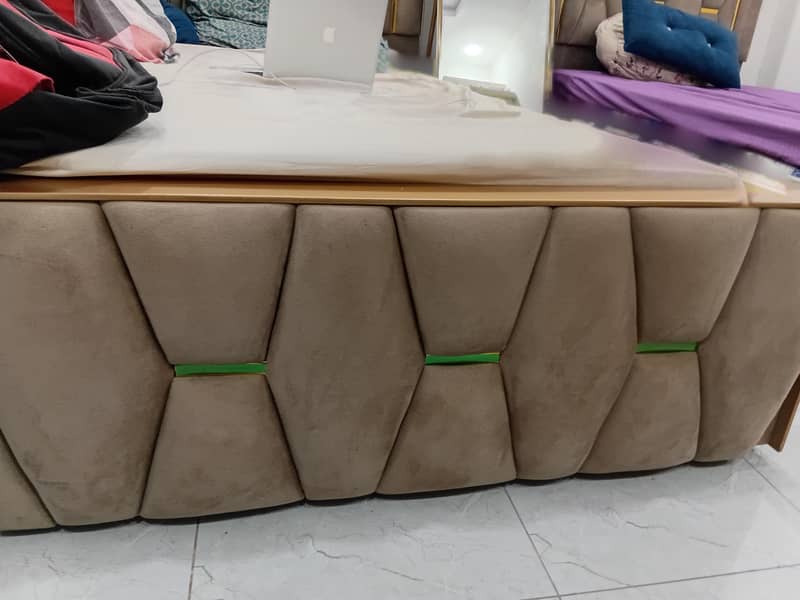 single bed 2 without mattress 3