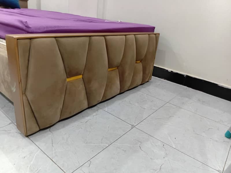 single bed 2 without mattress 4