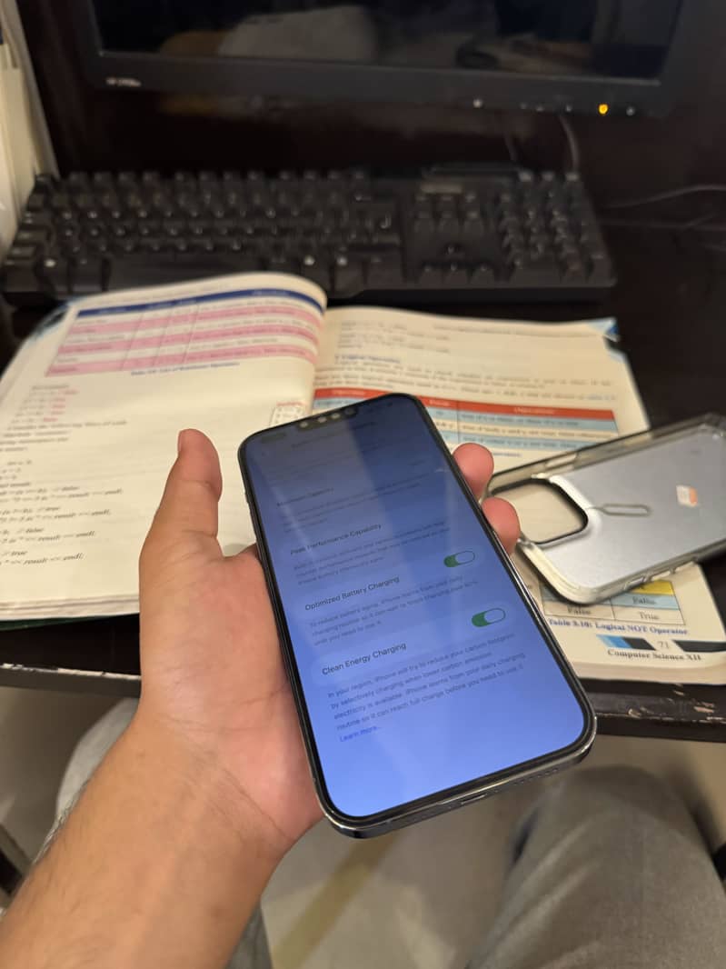 Apple iPhone 13 Pro Max 1