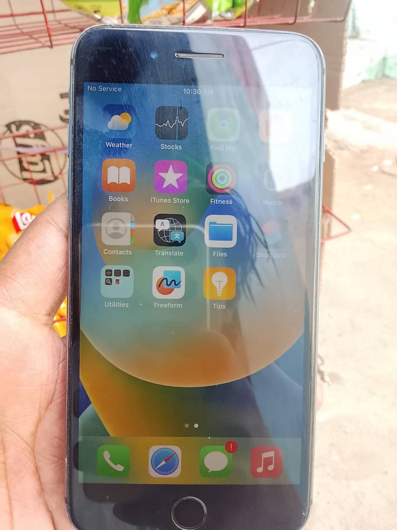 Apple iPhone 8 Plus 1